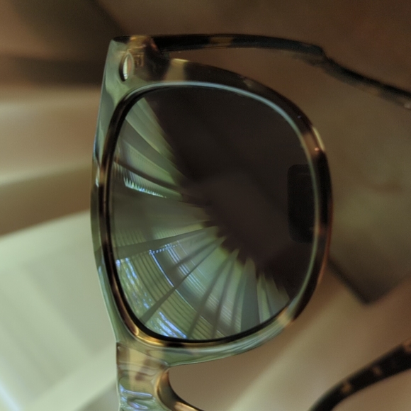 Foster Grant sunglasses - Picture 6 of 7